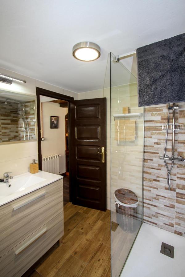 Onís Apartamentos 'Los Balcones De Nieda 2' מראה חיצוני תמונה