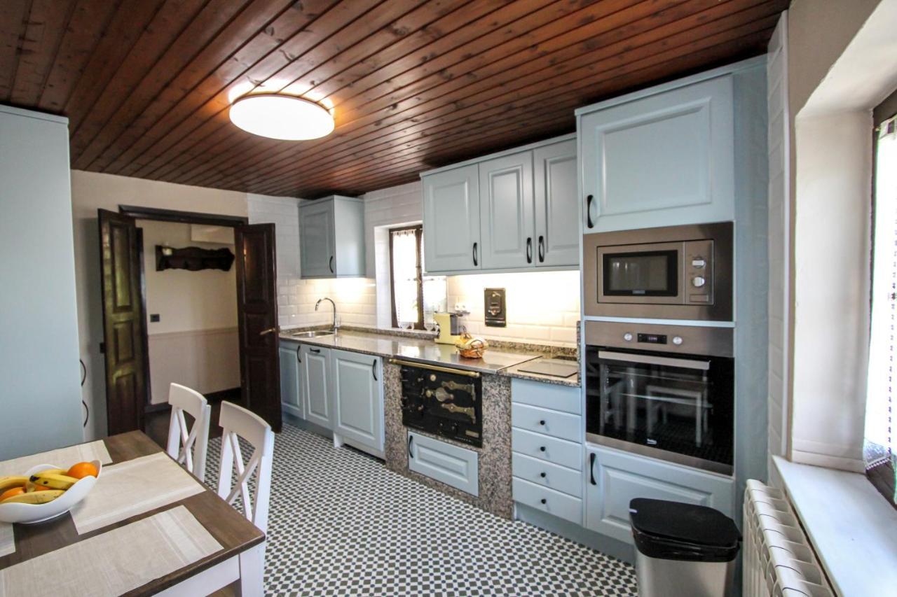 Onís Apartamentos 'Los Balcones De Nieda 2' מראה חיצוני תמונה